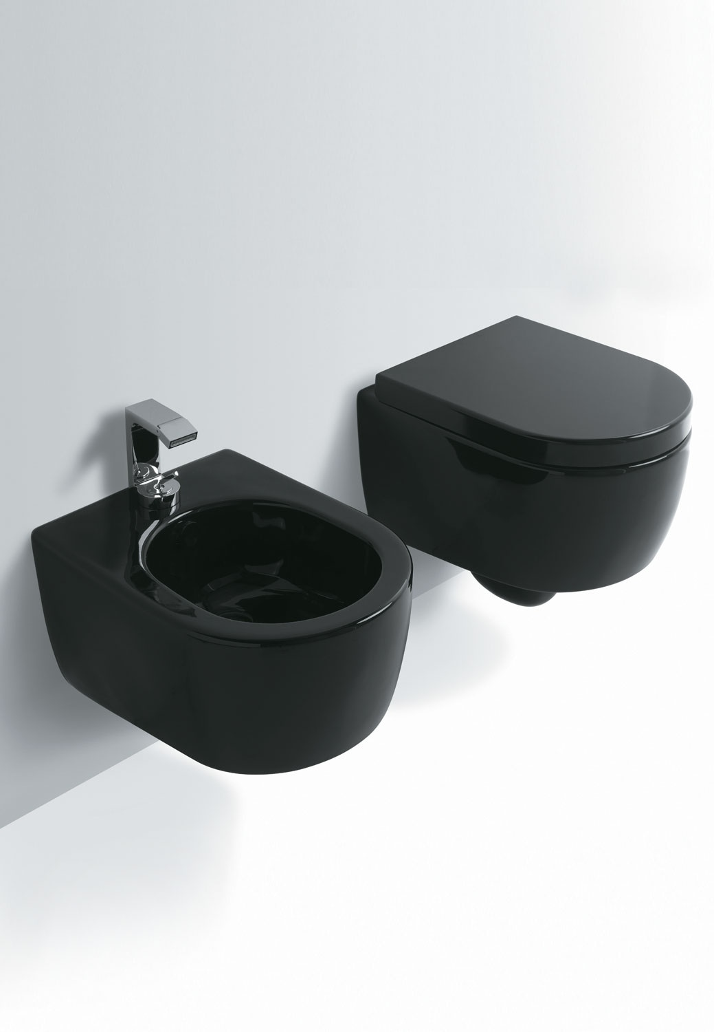 006 Wall mounted toilet  bidet  black  glossy   
