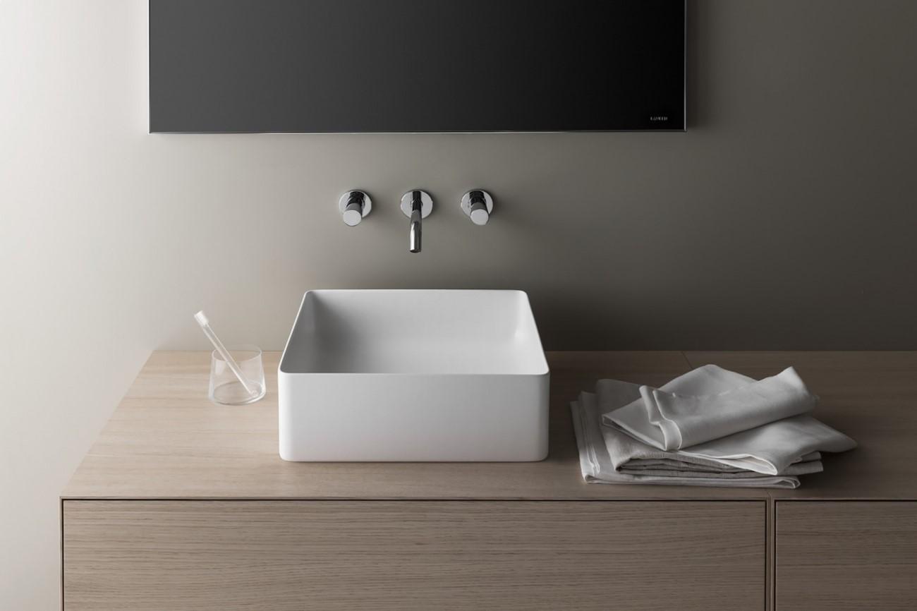 BASIN LIVING SQUARE 36X36 WHITE