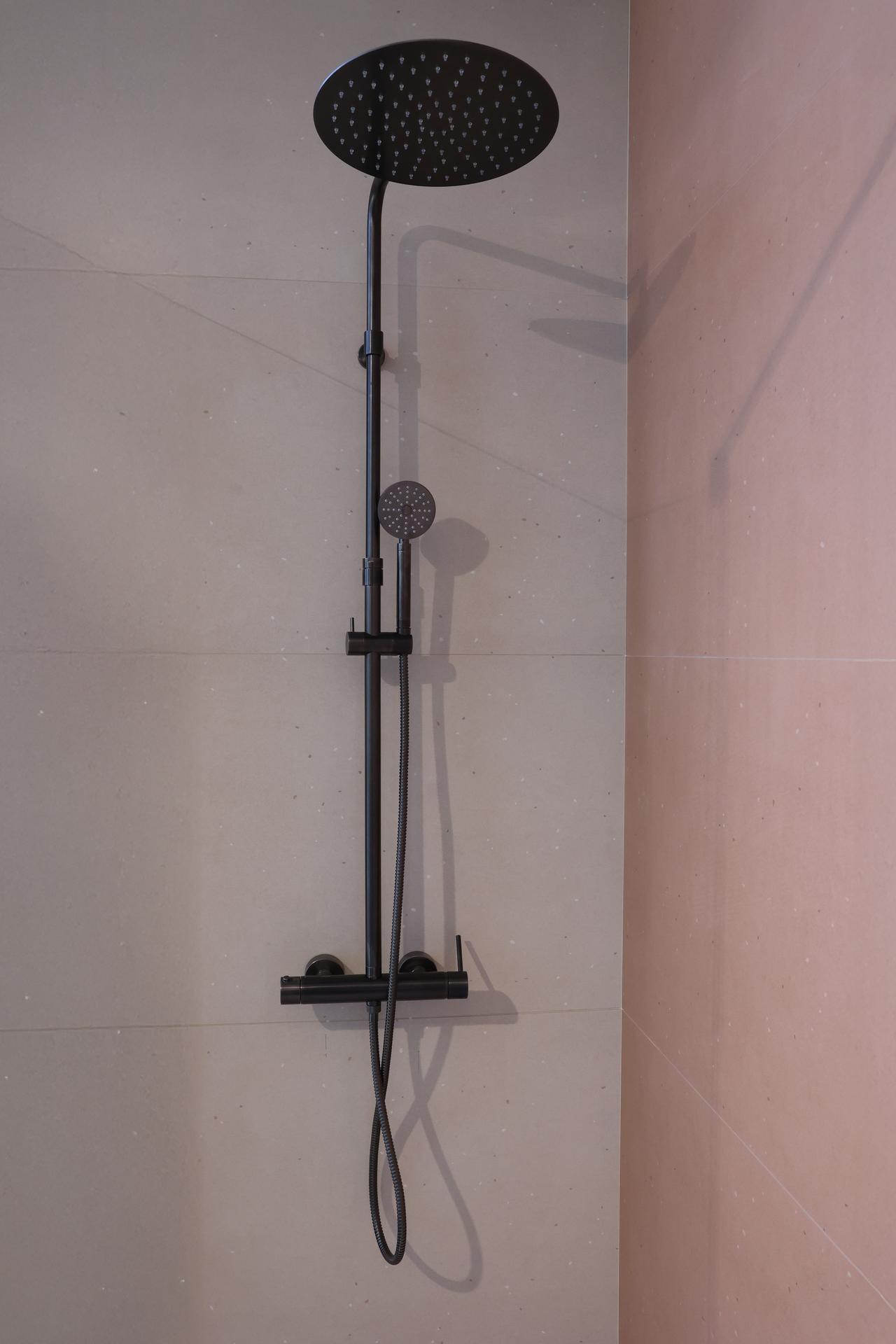 ROUND S/L Tel.CombiShower Set PVDBrushed Black Titanium