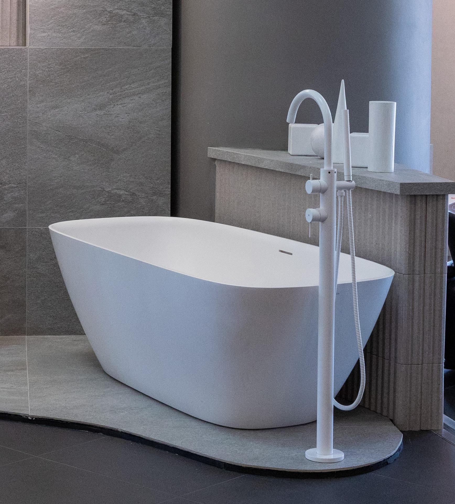 MICRO FLOOR BATH MIXER WHITE (EXTERNAL)
