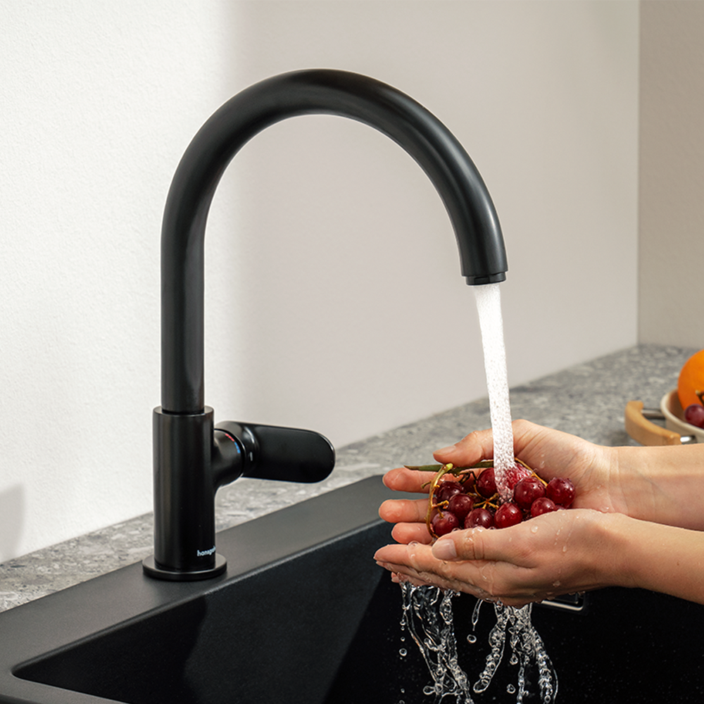 SINGLE LEVER KITCHEN MIXER VERNIS BLEND M35 BLACK MATT HG
