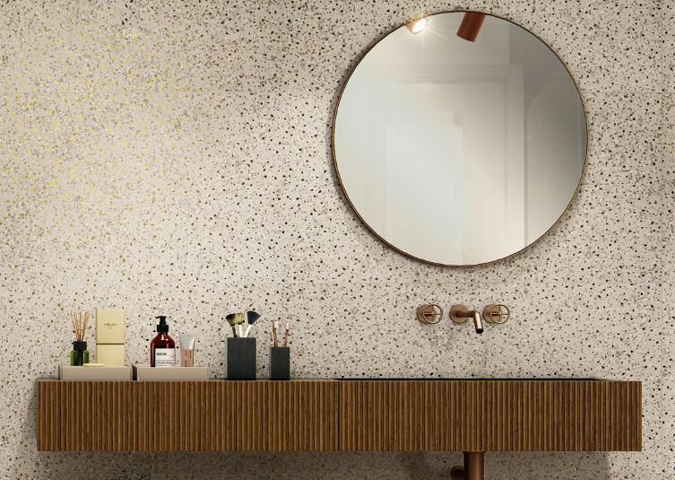 Μικρό μπάνιο; Δείτε ιδέες για πλακάκια μπάνιου που μεγαλώνουν τον χώρο