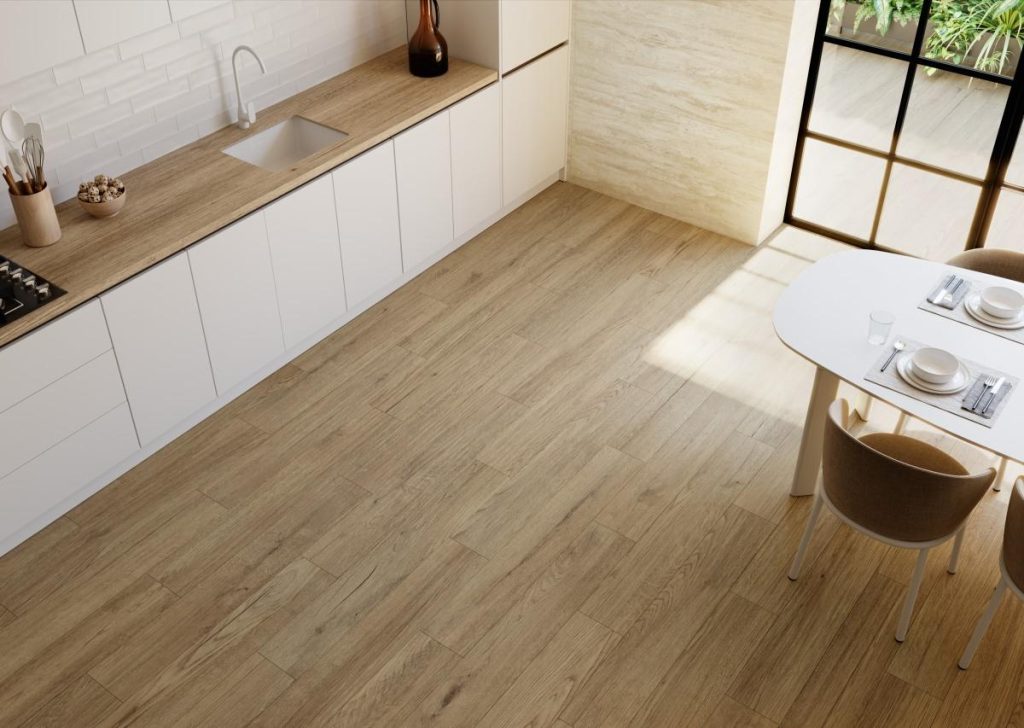 Πλακάκια τύπου ξύλου σε κουζίνα και μπάνιο – Όλες οι τάσεις